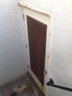 pool door